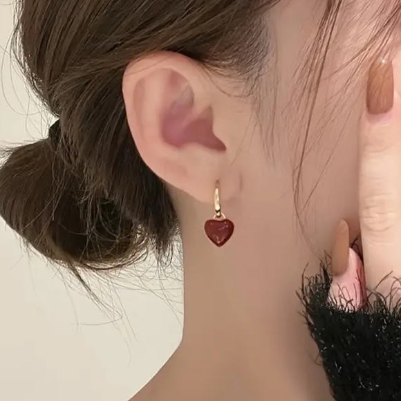 Elegant Red Heart Drop Earrings Chic & Simple Zinc Alloy Dangle Earrings - Picture 7 of 11